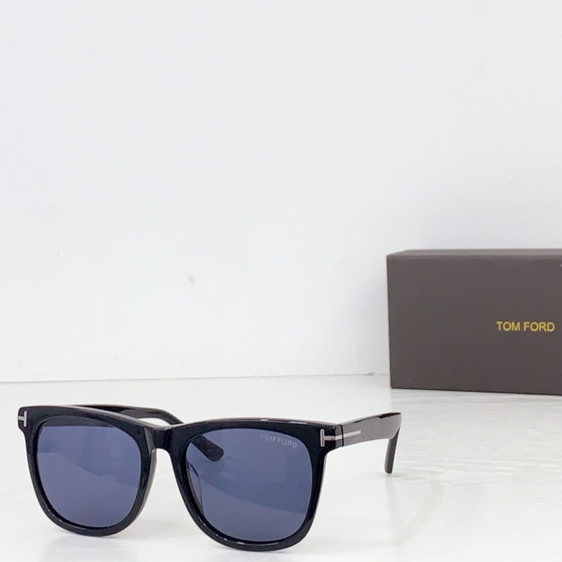 TOM FORD